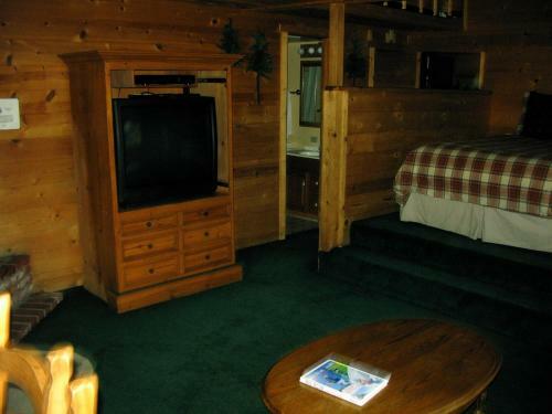 Cozy Hollow Lodge