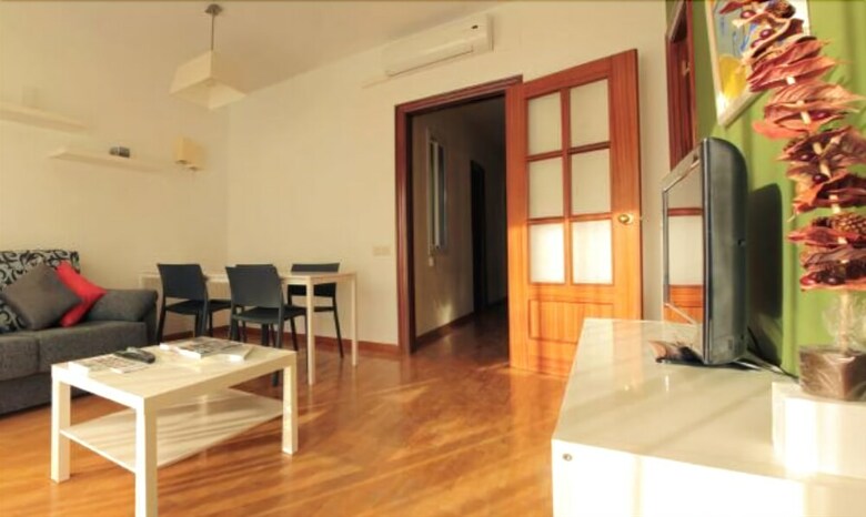Alguera Apartments Napols