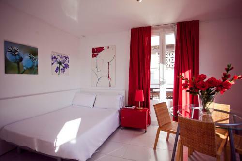 Ramblas Apartments