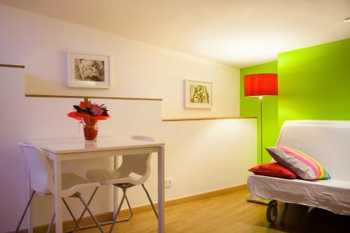 Ramblas Apartments