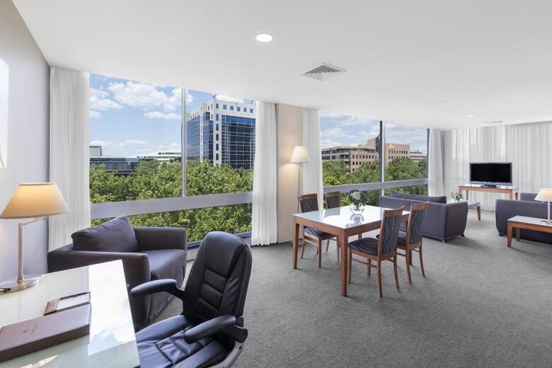 Hotel Park Regis Griffin Suites