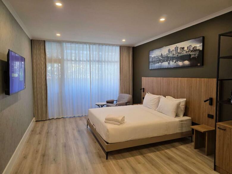 Vibe Hotel Carlton
