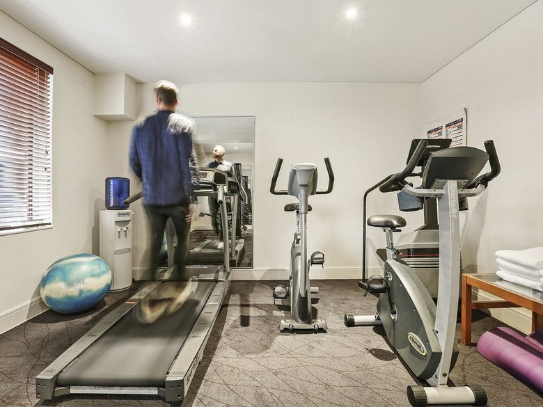 Ibis World Square Hotel