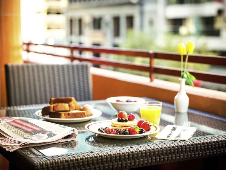 Ibis World Square Hotel