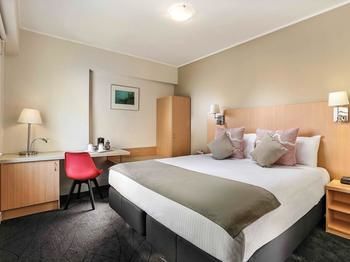 Ibis World Square Hotel