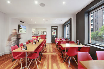 Ibis World Square Hotel