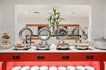 Ibis World Square Hotel
