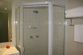 Ibis World Square Hotel