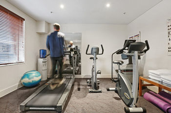 Ibis World Square Hotel