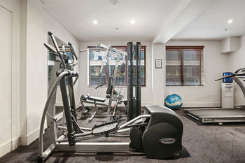 Ibis World Square Hotel