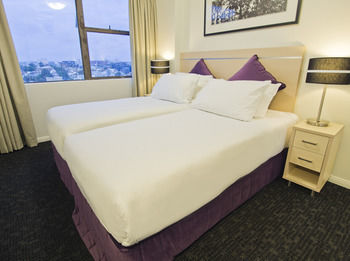 Hotel Oaks Hyde Park Plaza