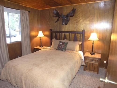 Goldmine Lodge & Black Bear Cottages