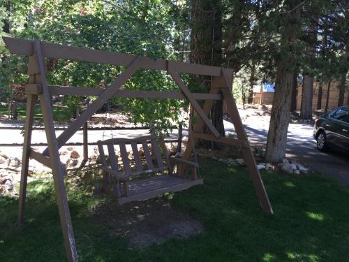 Goldmine Lodge & Black Bear Cottages