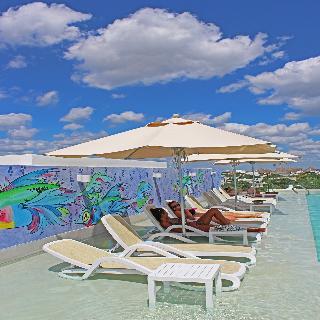 Aparthotel Anah Suites