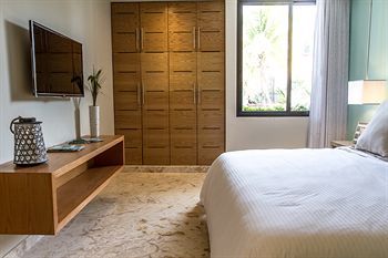 Aparthotel Anah Suites