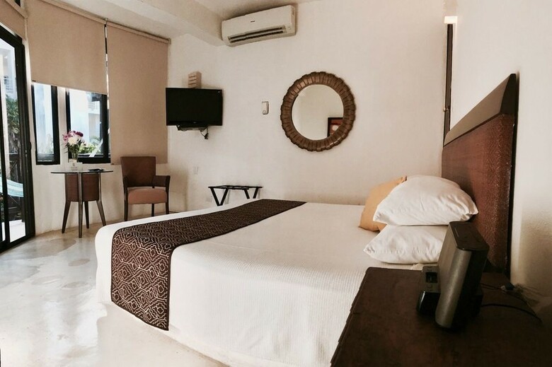 Siesta Fiesta Hotel