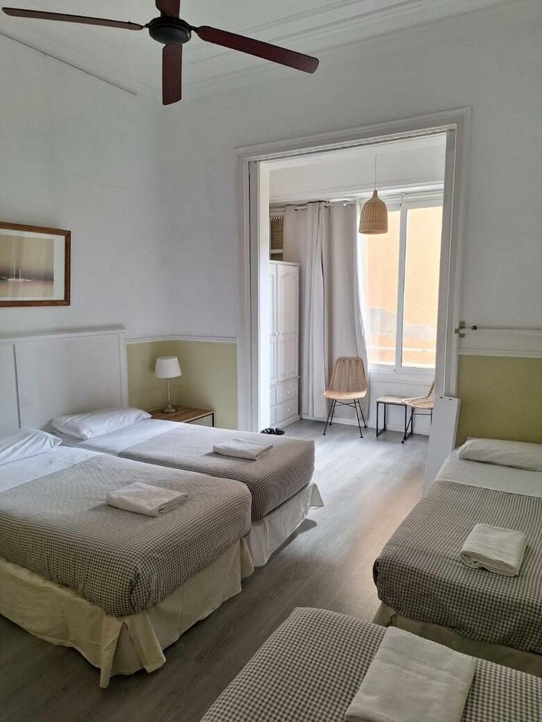 Hostal Casa Consell Guest House