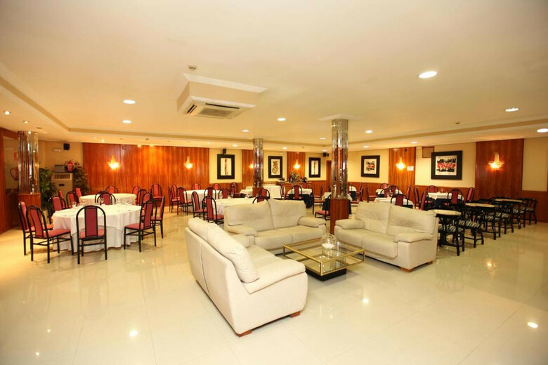 Hostal Hotel Anabel Baza