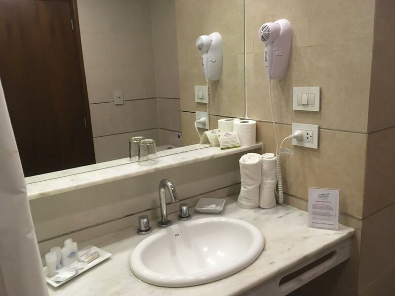 Howard Johnson Hotel Yerba Buena