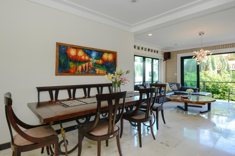 Lotus Apartments