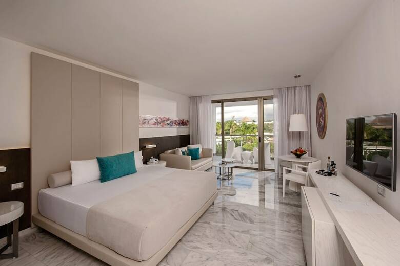 Hotel Platinum Yucatan Princess All Suites & Spa Resort