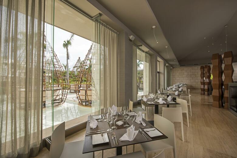 Hotel Platinum Yucatan Princess All Suites & Spa Resort