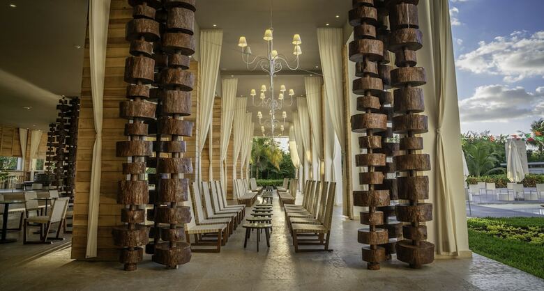 Hotel Platinum Yucatan Princess All Suites & Spa Resort
