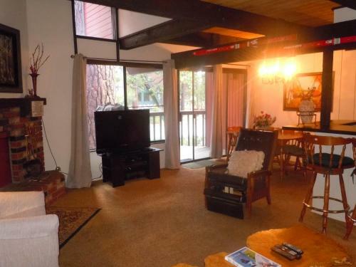 Two-bedroom Economy Unit #40 By Escape For All Seasons