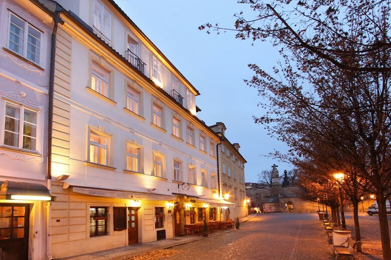 Hotel U Zlatych Nuzek