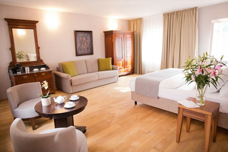 Hotel Golden Key
