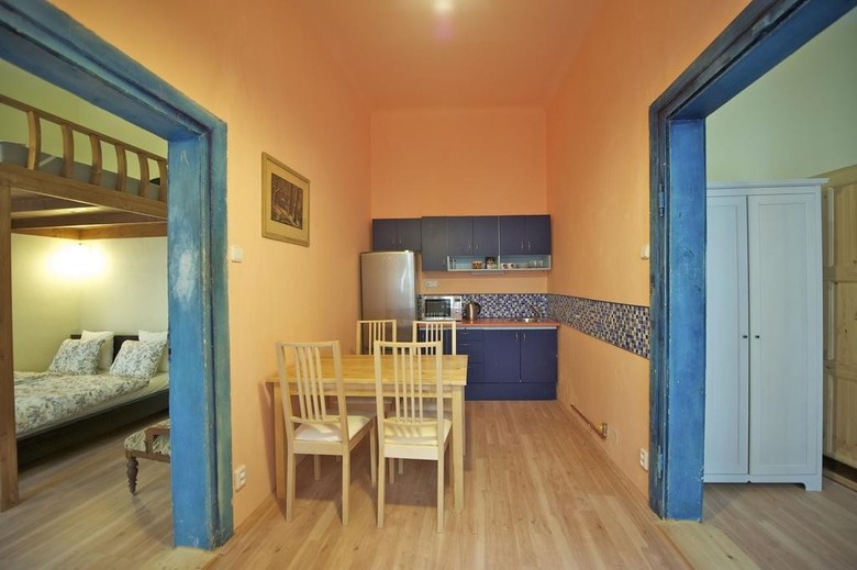 Old Town Apartment Caroli