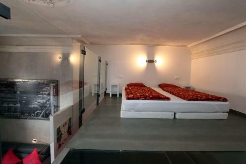 Apartment House - The Modern Flat