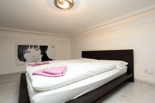 Apartment House - The Modern Flat