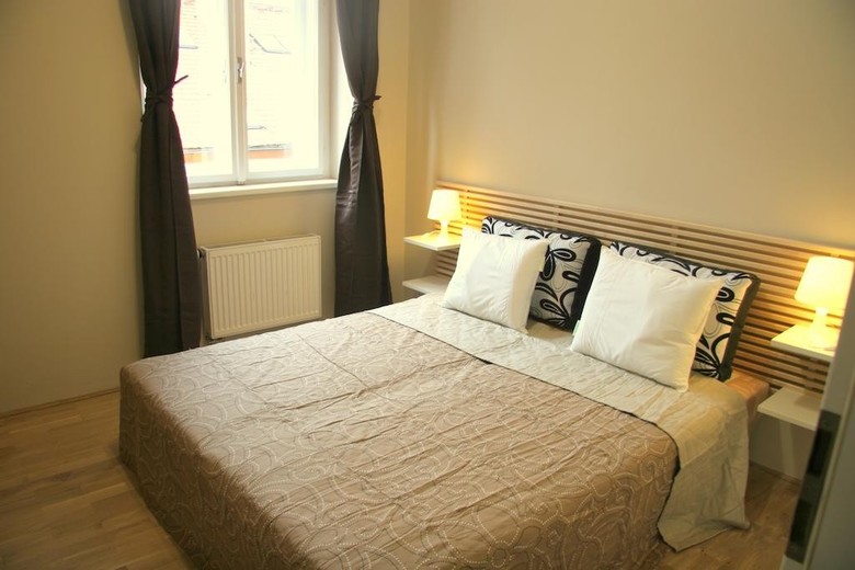 Picasso Apartments