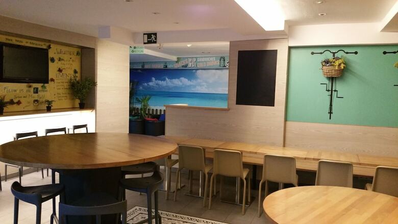 Hotel Sun & Moon Hostel