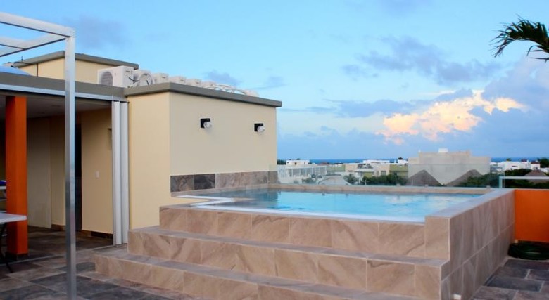 Sunrise 42 Suites Hotel