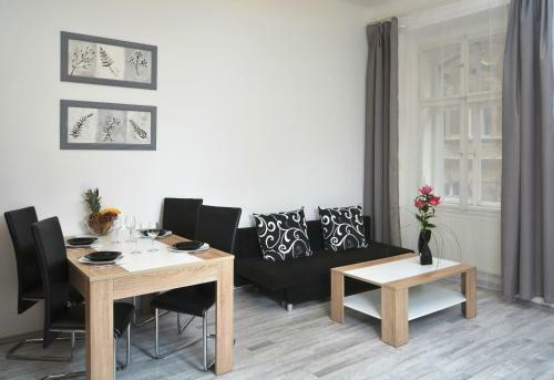Navratilova Apartments