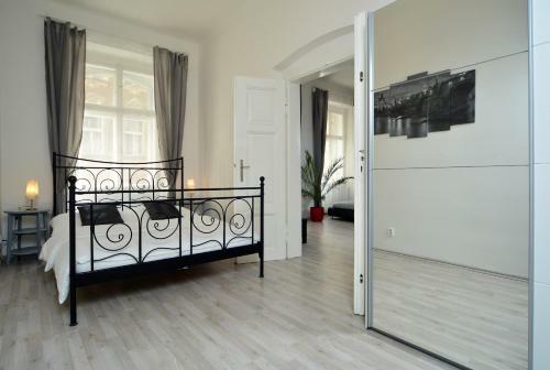 Navratilova Apartments
