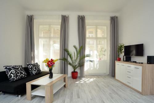 Navratilova Apartments