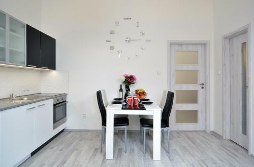 Navratilova Apartments