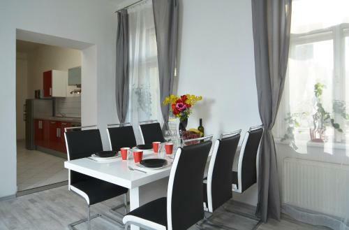 Navratilova Apartments