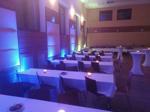 Hostal Penzion A Restaurace Simanda