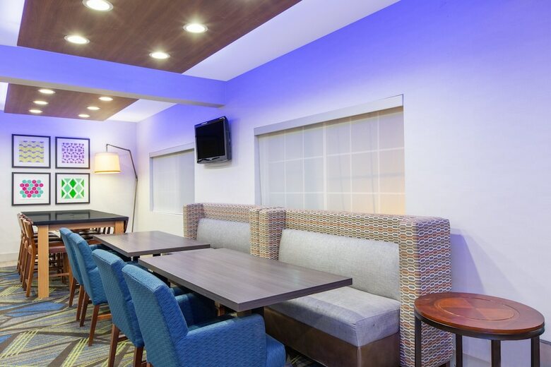 Holiday Inn Express Hotel & Suites Bishop