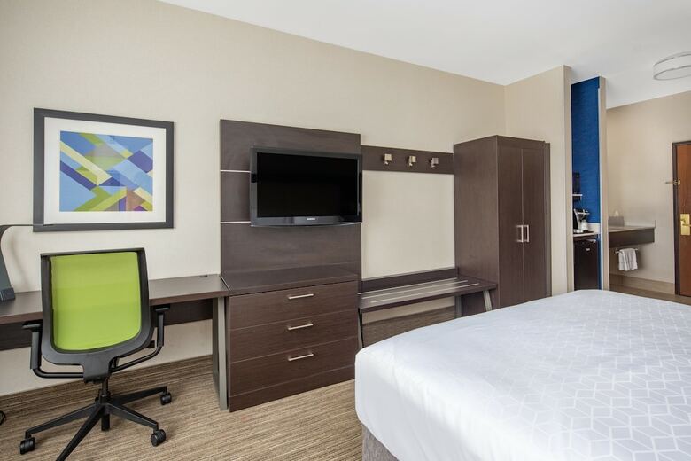 Holiday Inn Express Hotel & Suites Bishop