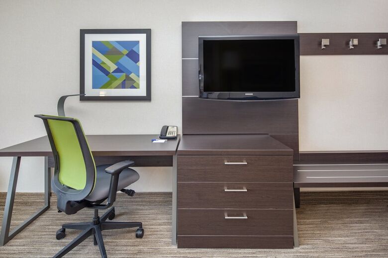Holiday Inn Express Hotel & Suites Bishop
