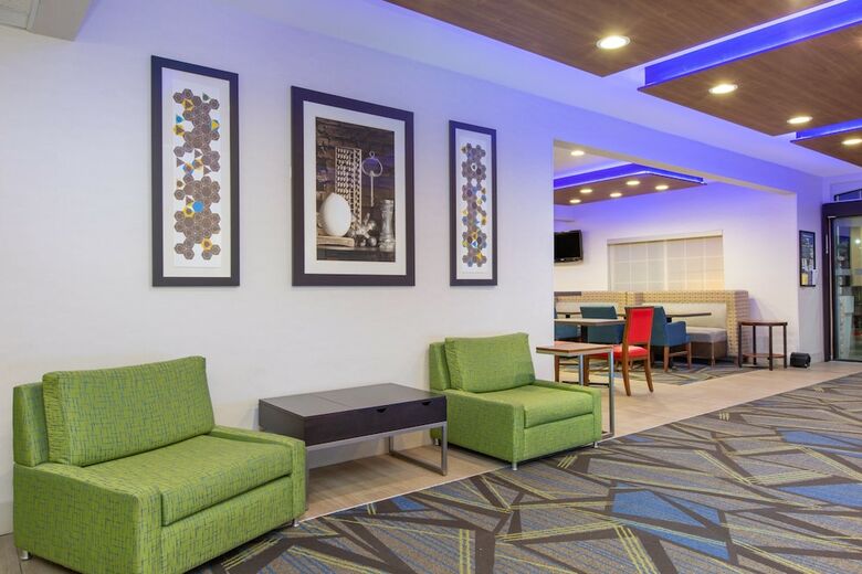 Holiday Inn Express Hotel & Suites Bishop