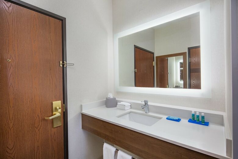Holiday Inn Express Hotel & Suites Bishop