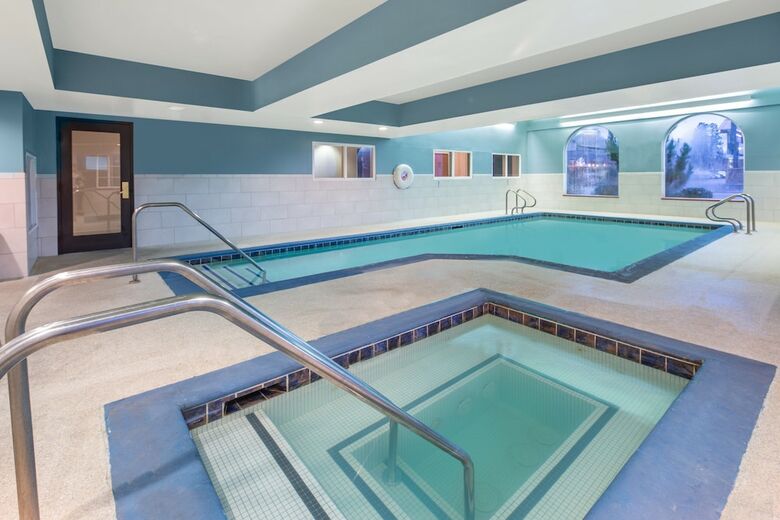 Holiday Inn Express Hotel & Suites Bishop