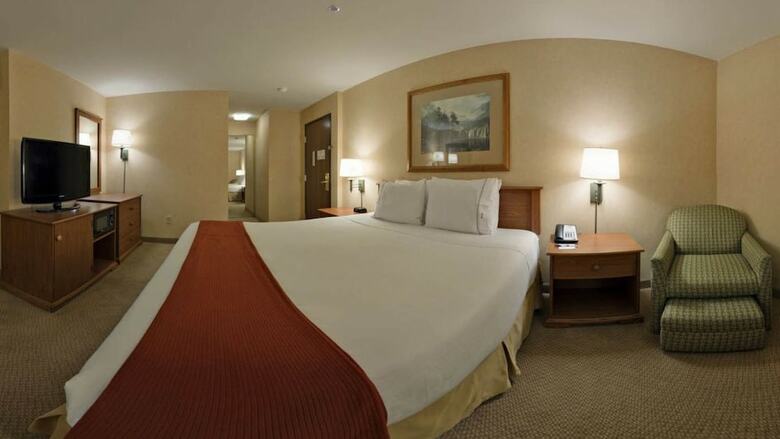 Holiday Inn Express Hotel & Suites Bishop