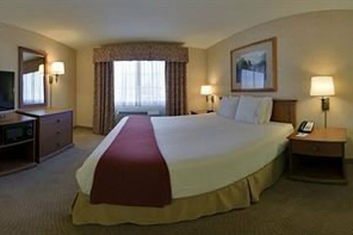 Holiday Inn Express Hotel & Suites Bishop